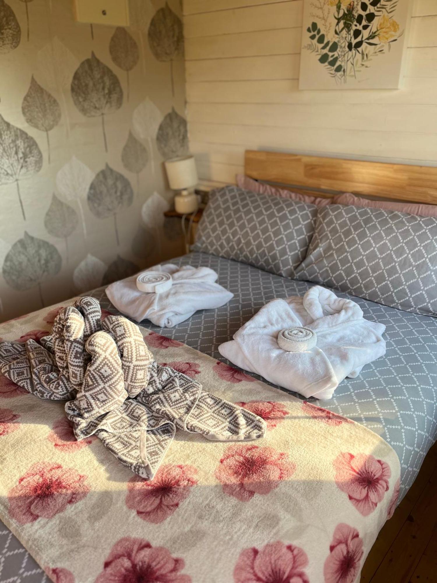 Ivy Rose Cabin No Hot Tub Bude Exteriör bild